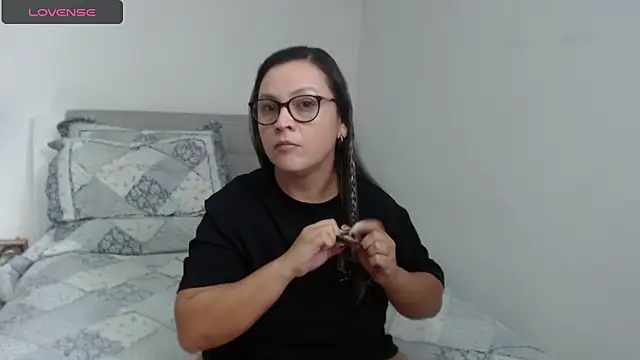 Snapshot of sophie_lopez1 chatting on 01-28-25, 03:15 sophie lopez1 online show from 01-28-25, 03:15