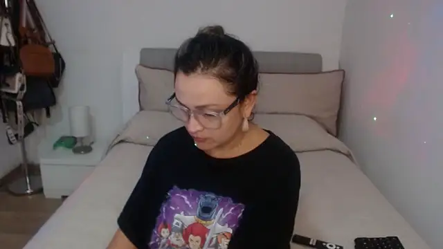 Snapshot of sophie_lopez1 chatting on 06-21-26, 02:36 sophie lopez1 online show from 06-21-26, 02:36