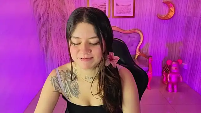 ivy lodge s online show from 09-27-25, 08:47