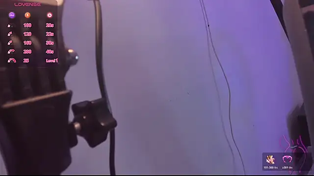 SkyThompson online show from 10-21-25, 04:35