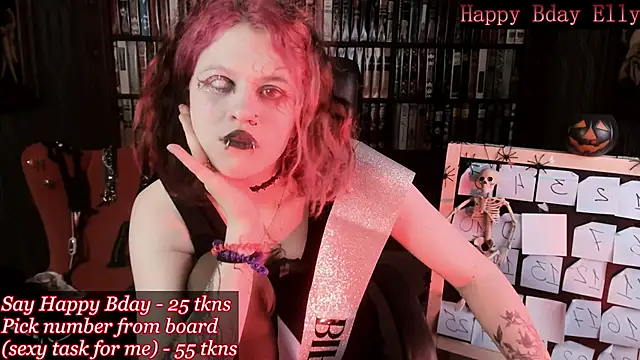 Snapshot of NoelleGothicShadow chatting on 10-25-25, 10:48 NoelleGothicShadow online show from 10-25-25, 10:48