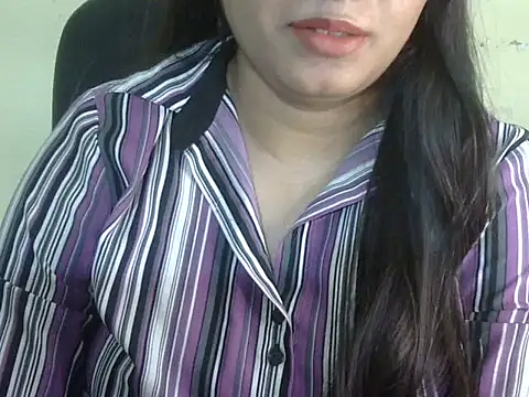 Snapshot of Aanya_Hazel chatting on 10-05-25, 03:10 Aanya Hazel online show from 10-05-25, 03:10