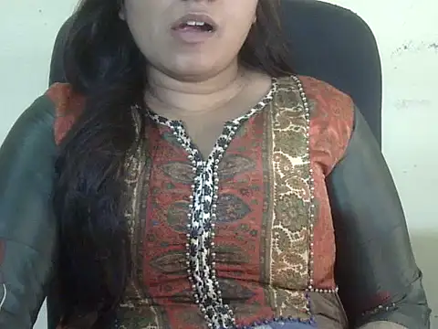 Snapshot of Aanya_Hazel chatting on 10-16-25, 09:16 Aanya Hazel online show from 10-16-25, 09:16