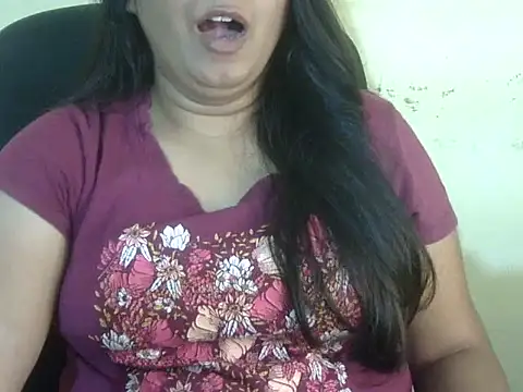 Snapshot of Aanya_Hazel chatting on 10-24-25, 08:05 Aanya Hazel online show from 10-24-25, 08:05