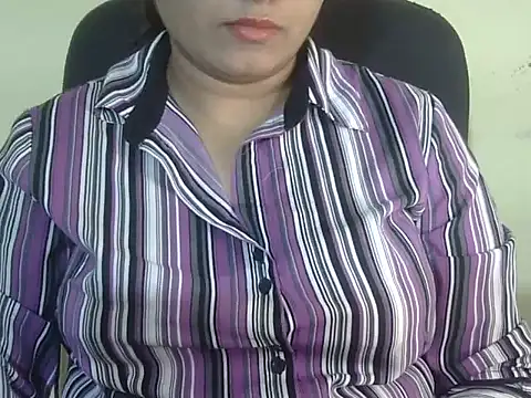 Snapshot of Aanya_Hazel chatting on 11-01-25, 08:33 Aanya Hazel online show from 11-01-25, 08:33