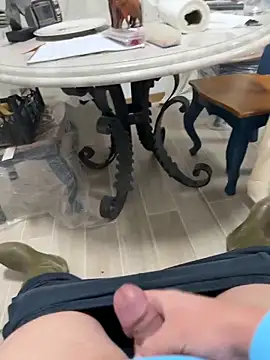 Snapshot of camboys_poyraz chatting on 10-31-25, 02:40 camboys poyraz online show from 10-31-25, 02:40