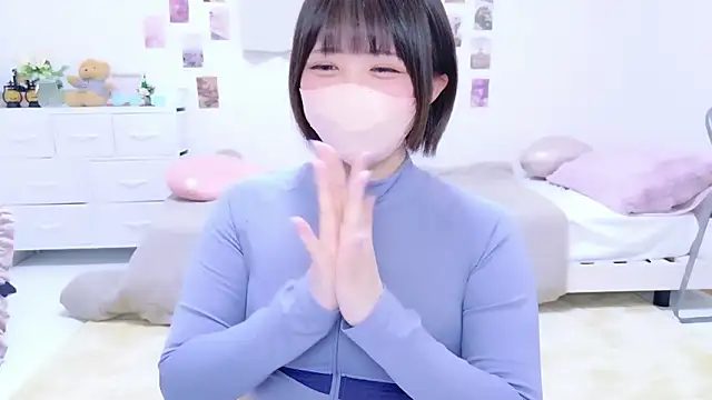 Hinata Sun online show from 03-18-26, 12:08