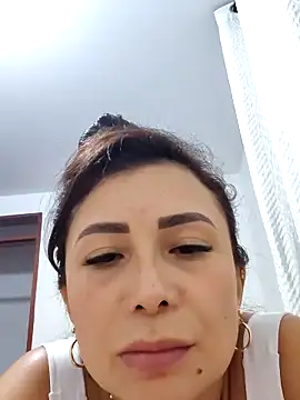 mia mancinii online show from 04-11-26, 04:28