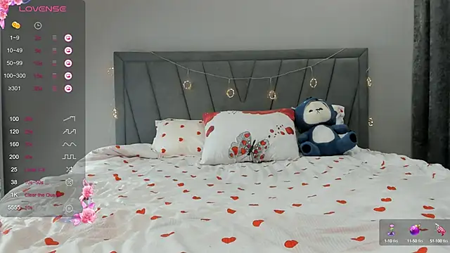 Snapshot of qimiiqo chatting on 10-15-25, 06:19 qimiiqo online show from 10-15-25, 06:19