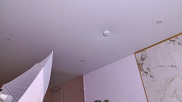 AmadaReine online show from 10-23-25, 01:21