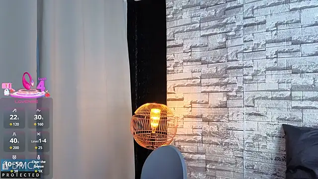 Kiara Zahiri   online show from 11-24-25, 10:59