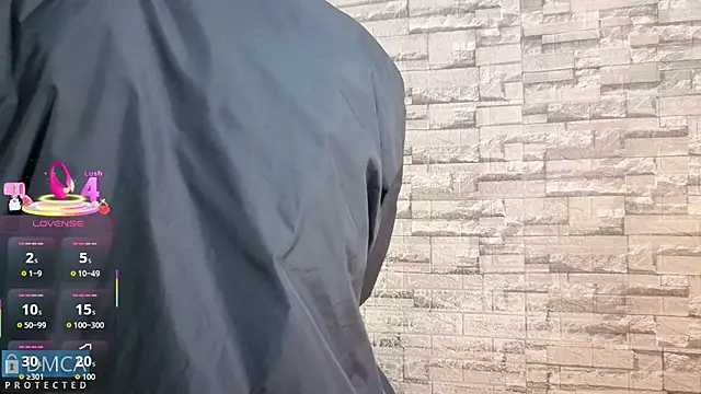 Kiara Zahiri   online show from 12-15-25, 10:52