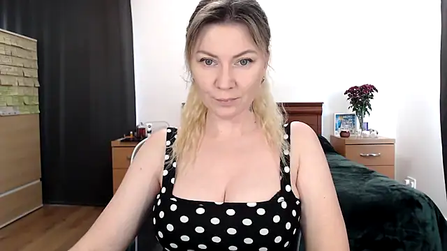 ParadiseAlina online show from 11-17-25, 02:56