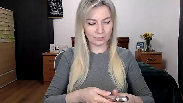 Snapshot of ParadiseAlina chatting on 03-05-26, 07:32 ParadiseAlina online show from 03-05-26, 07:32