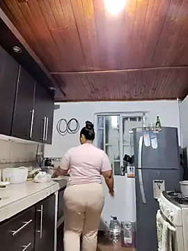 Freyacooper online show from 10-18-25, 02:47