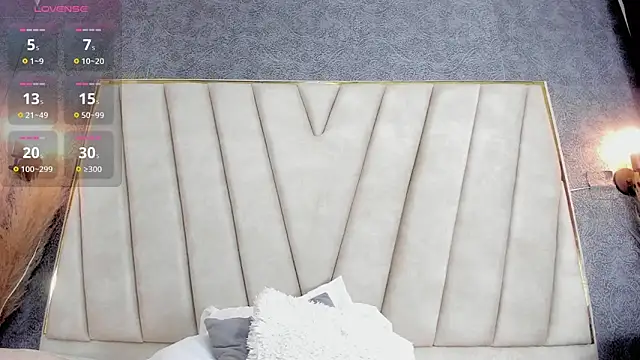 Snapshot of AlyssAlvarado chatting on 09-28-25, 02:39 AlyssAlvarado online show from 09-28-25, 02:39