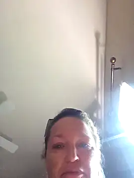 Snapshot of Calimarina chatting on 11-05-25, 05:24 Calimarina online show from 11-05-25, 05:24