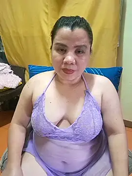 Snapshot of hotlyn45 chatting on 10-17-25, 12:25 hotlyn45 online show from 10-17-25, 12:25