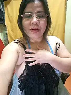 Snapshot of hotlyn45 chatting on 10-30-25, 01:23 hotlyn45 online show from 10-30-25, 01:23