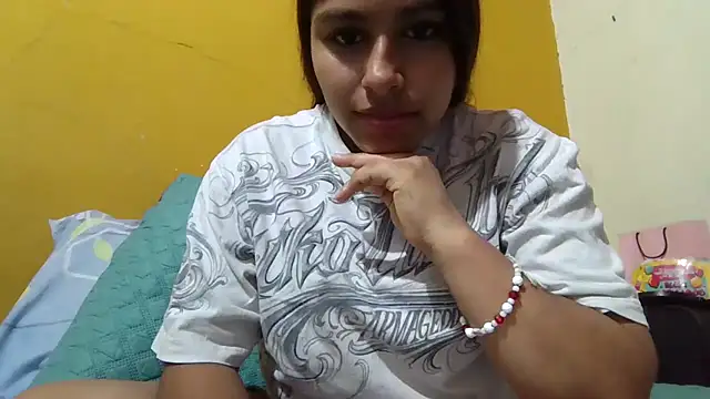 Snapshot of zairabreze chatting on 09-10-25, 01:44 zairabreze online show from 09-10-25, 01:44