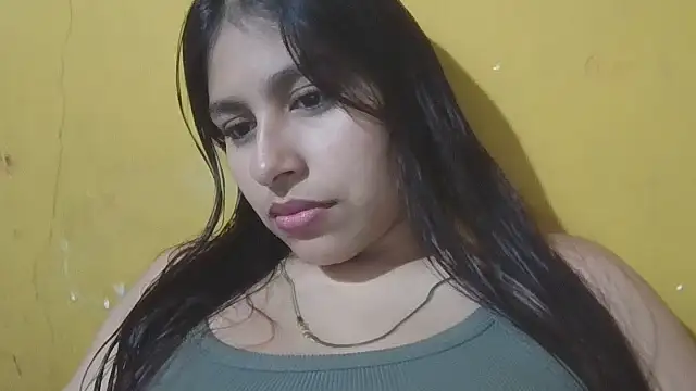 Snapshot of zairabreze chatting on 09-25-25, 02:54 zairabreze online show from 09-25-25, 02:54