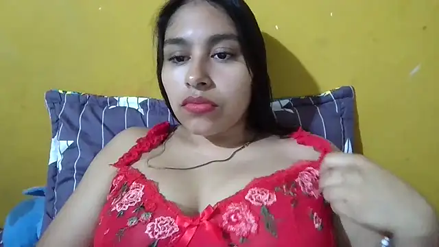 Snapshot of zairabreze chatting on 10-11-25, 03:21 zairabreze online show from 10-11-25, 03:21