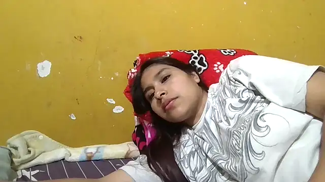 Snapshot of zairabreze chatting on 10-20-25, 03:01 zairabreze online show from 10-20-25, 03:01