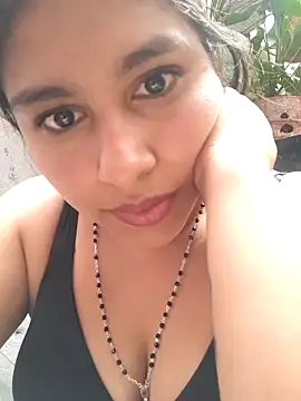 Snapshot of zairabreze chatting on 10-31-25, 03:46 zairabreze online show from 10-31-25, 03:46