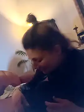 Snapshot of Marizoka chatting on 10-08-25, 03:37 Marizoka online show from 10-08-25, 03:37