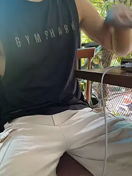 Snapshot of anhkiet_huang chatting on 12-17-25, 04:51 anhkiet huang online show from 12-17-25, 04:51