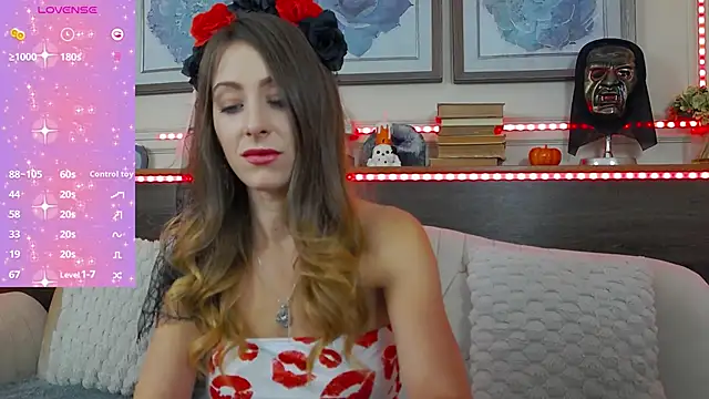 Snapshot of MuseDollX chatting on 10-28-25, 08:11 MuseDollX online show from 10-28-25, 08:11