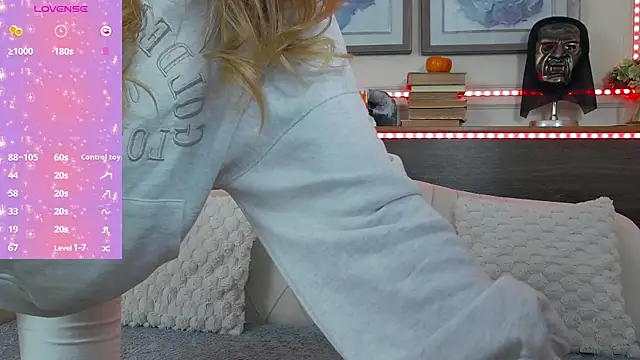 Snapshot of MuseDollX chatting on 10-29-25, 07:59 MuseDollX online show from 10-29-25, 07:59