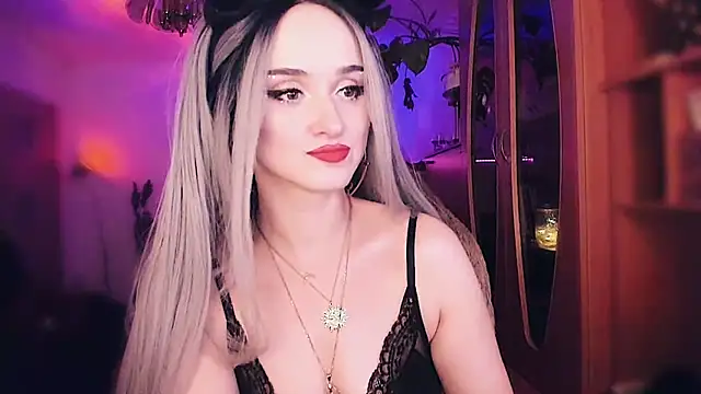 Snapshot of MistressJolie chatting on 03-01-25, 12:50 MistressJolie online show from 03-01-25, 12:50