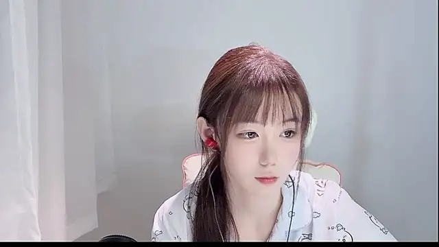 Xiao-runbao online show from 10-17-25, 02:30