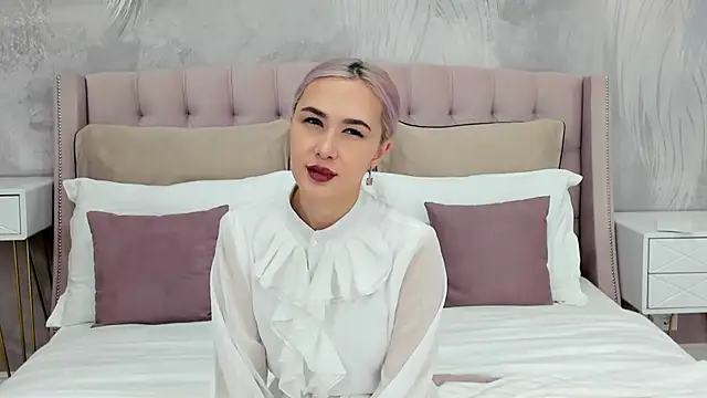 Snapshot of BarbieMilne chatting on 09-18-25, 03:03 BarbieMilne online show from 09-18-25, 03:03
