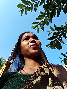 Snapshot of Fasfas2 chatting on 11-13-25, 10:25 Fasfas2 online show from 11-13-25, 10:25