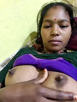 Snapshot of Fasfas2 chatting on 11-14-25, 01:04 Fasfas2 online show from 11-14-25, 01:04