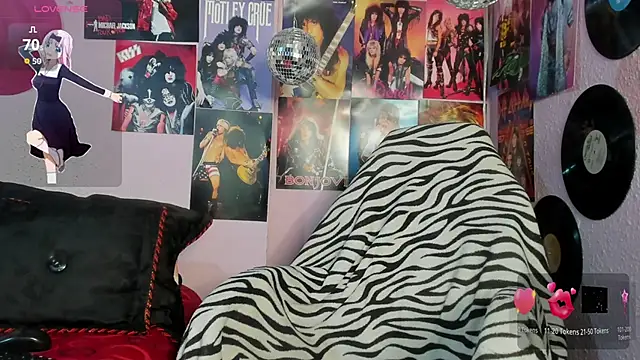 Snapshot of Avril_Maria chatting on 10-29-25, 06:42 Avril Maria online show from 10-29-25, 06:42