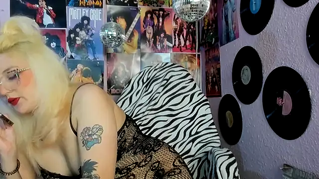 Avril Maria online show from 05-30-26, 06:16