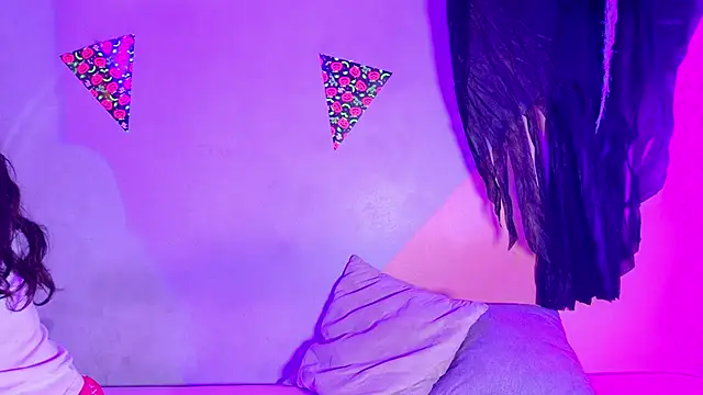 Laura and Kevin online show from 10-30-25, 01:23