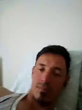 Snapshot of JuanD_vero chatting on 05-06-26, 05:29 JuanD vero online show from 05-06-26, 05:29
