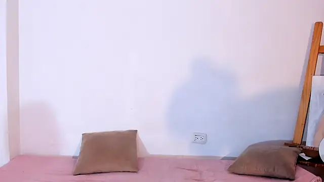 Lia Rousse0 online show from 10-01-25, 07:09