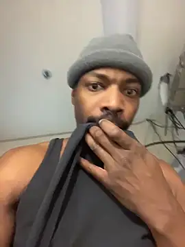 Snapshot of KingFly87 chatting on 11-03-25, 02:02 KingFly87 online show from 11-03-25, 02:02