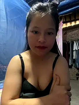 Snapshot of O_o_UwU_o_O chatting on 10-31-25, 02:01 O o UwU o O online show from 10-31-25, 02:01