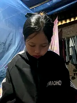 Snapshot of O_o_UwU_o_O chatting on 11-02-25, 01:52 O o UwU o O online show from 11-02-25, 01:52