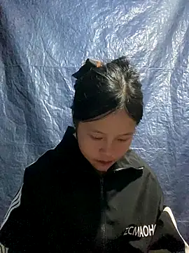 Snapshot of O_o_UwU_o_O chatting on 11-14-25, 02:10 O o UwU o O online show from 11-14-25, 02:10