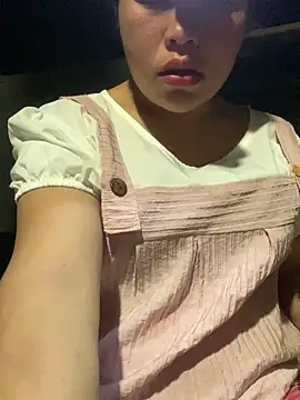 Snapshot of O_o_UwU_o_O chatting on 12-15-25, 01:59 O o UwU o O online show from 12-15-25, 01:59