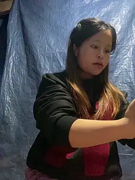 Snapshot of O_o_UwU_o_O chatting on 12-22-25, 01:13 O o UwU o O online show from 12-22-25, 01:13