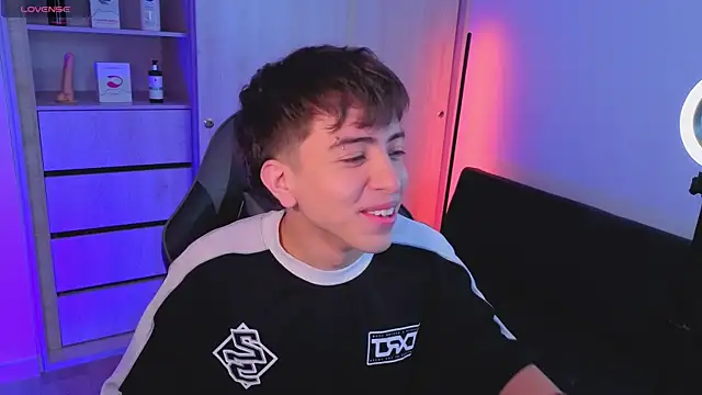 onlinenico online show from 10-22-25, 08:08