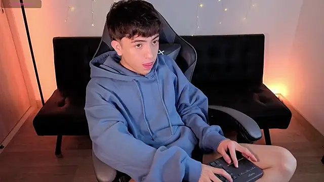 onlinenico online show from 01-06-26, 08:12